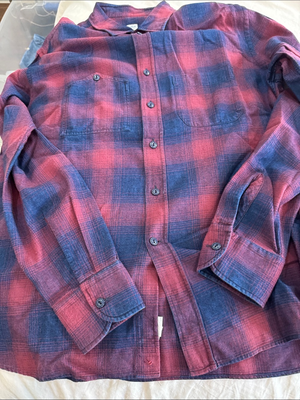 Glanshirt Men's Red & Blue Plaid Button-Up Lightweight Flannel Shirt